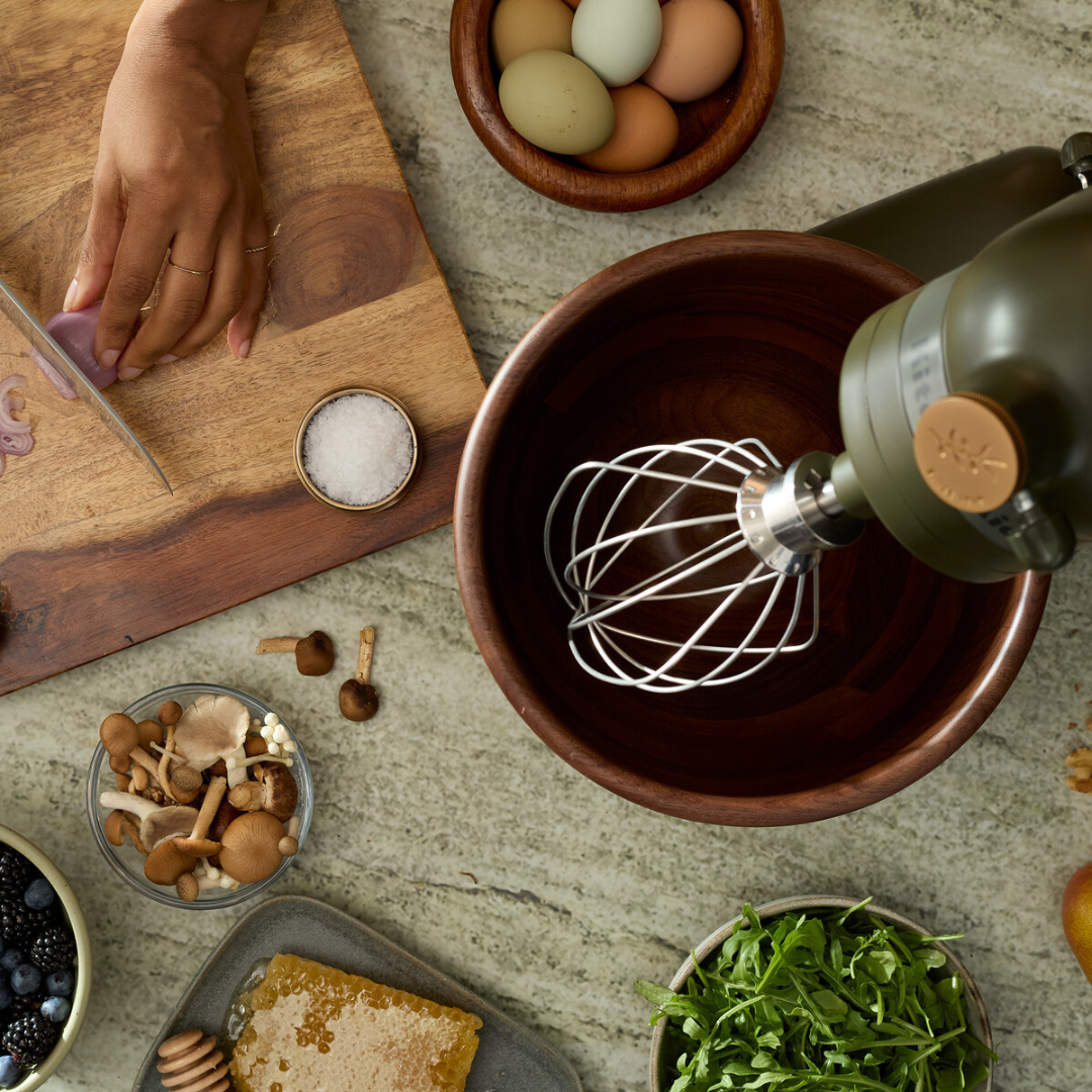KA Artisan 4.7 L Tilt-Head Stand Mixer Evergreen